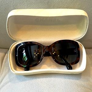 Authentic CHANEL tortoise sunglasses by